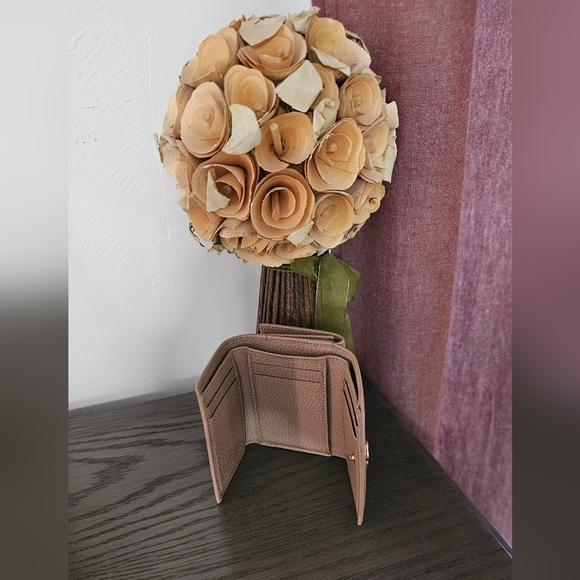 Gucci Marmont Leather Wallet - Picture 2 of 12